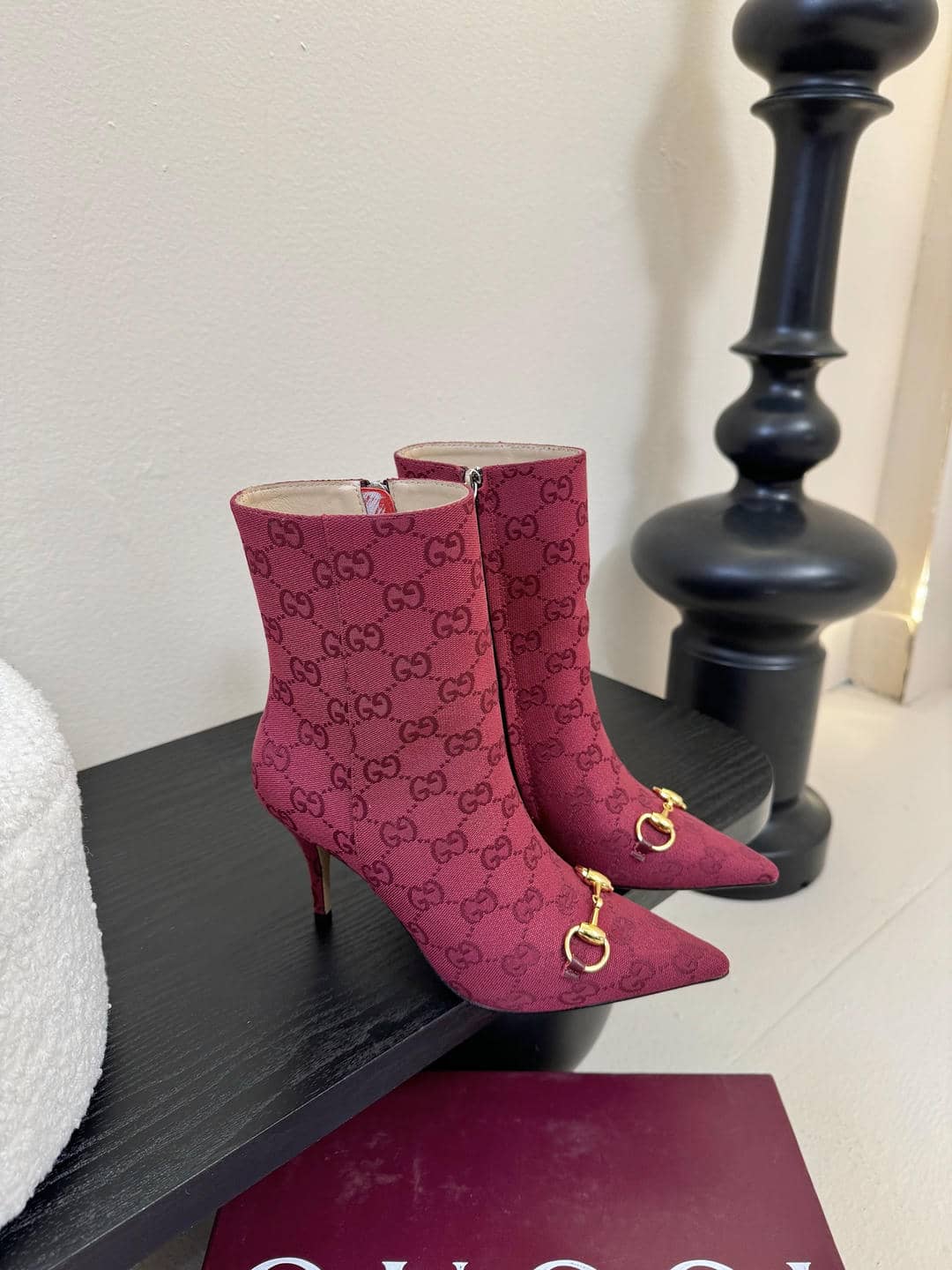 0024 Boots